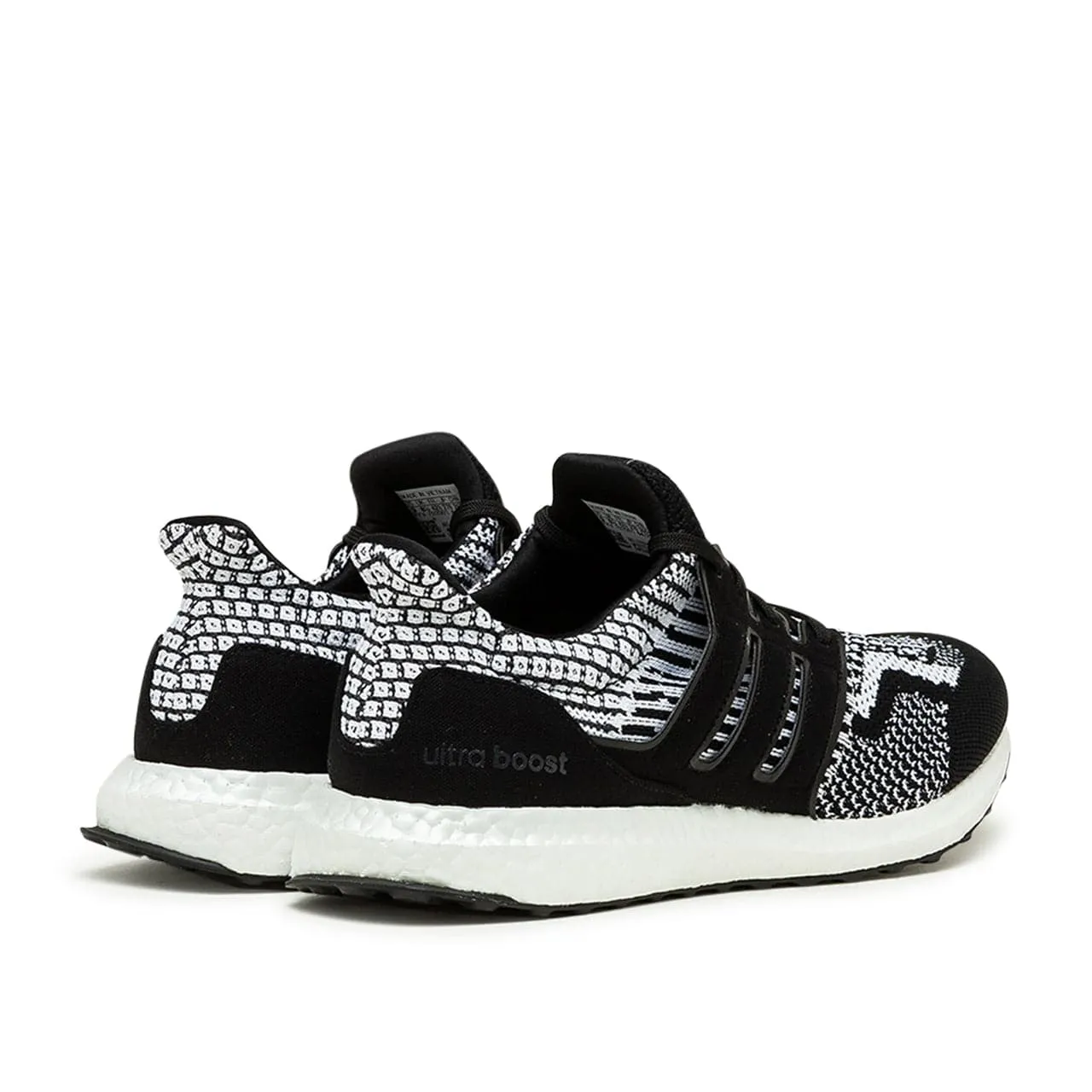 adidas Ultraboost DNA 5.0 (Black / White)