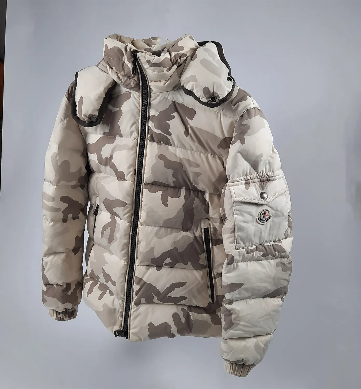 Moncler Chimay - Authentic Luxury Designer