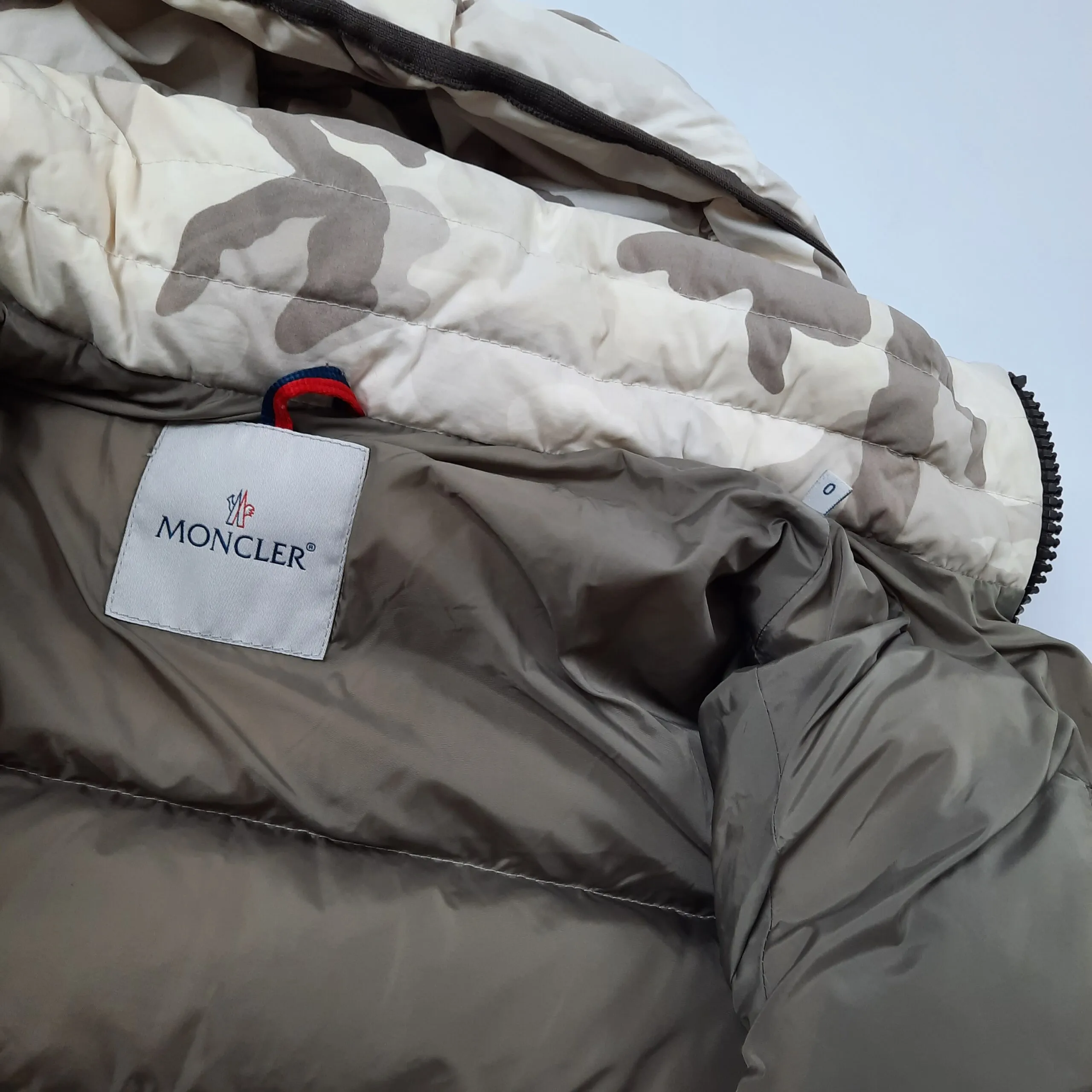 Moncler Chimay - Authentic Luxury Designer