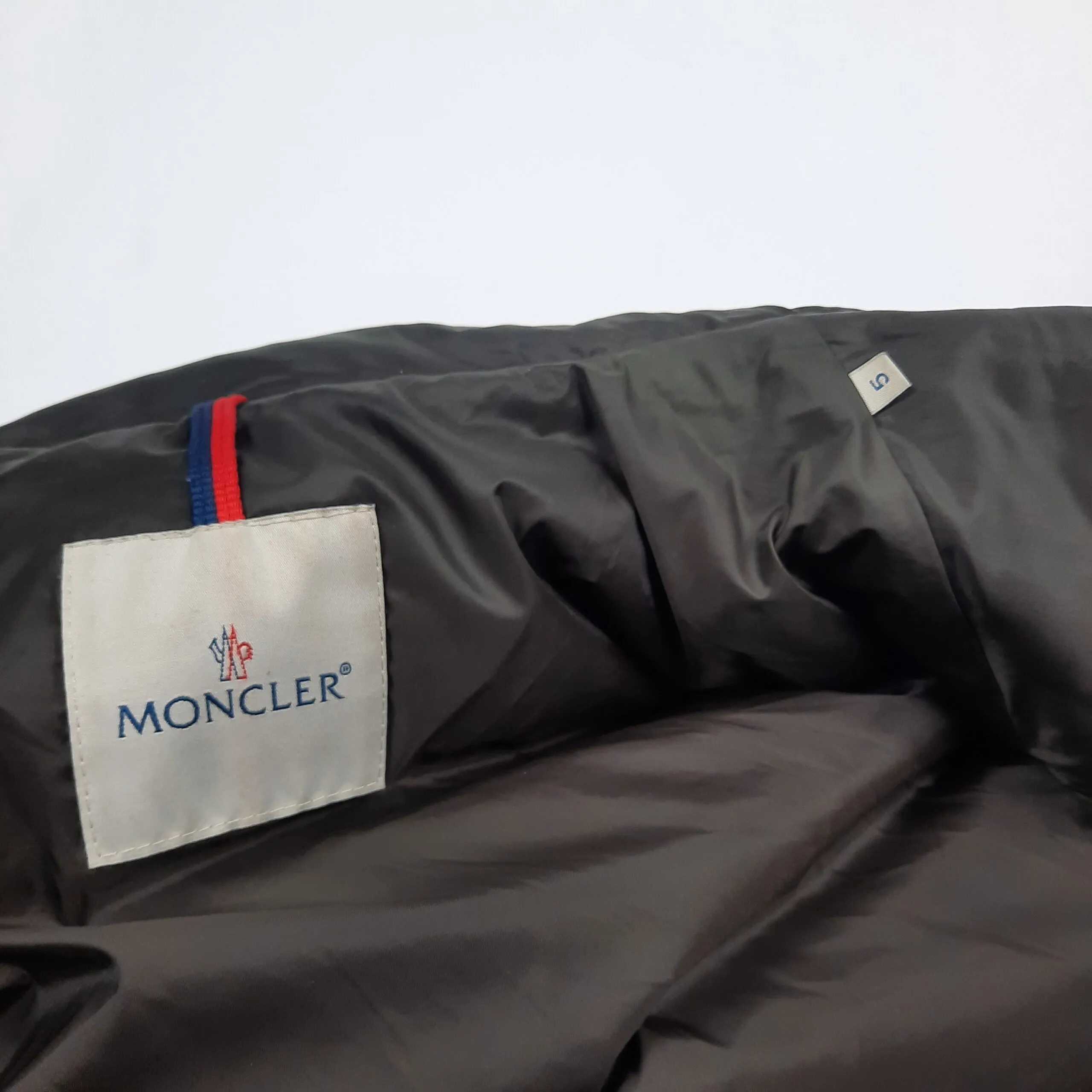 Moncler Gide - Authentic Luxury Designer