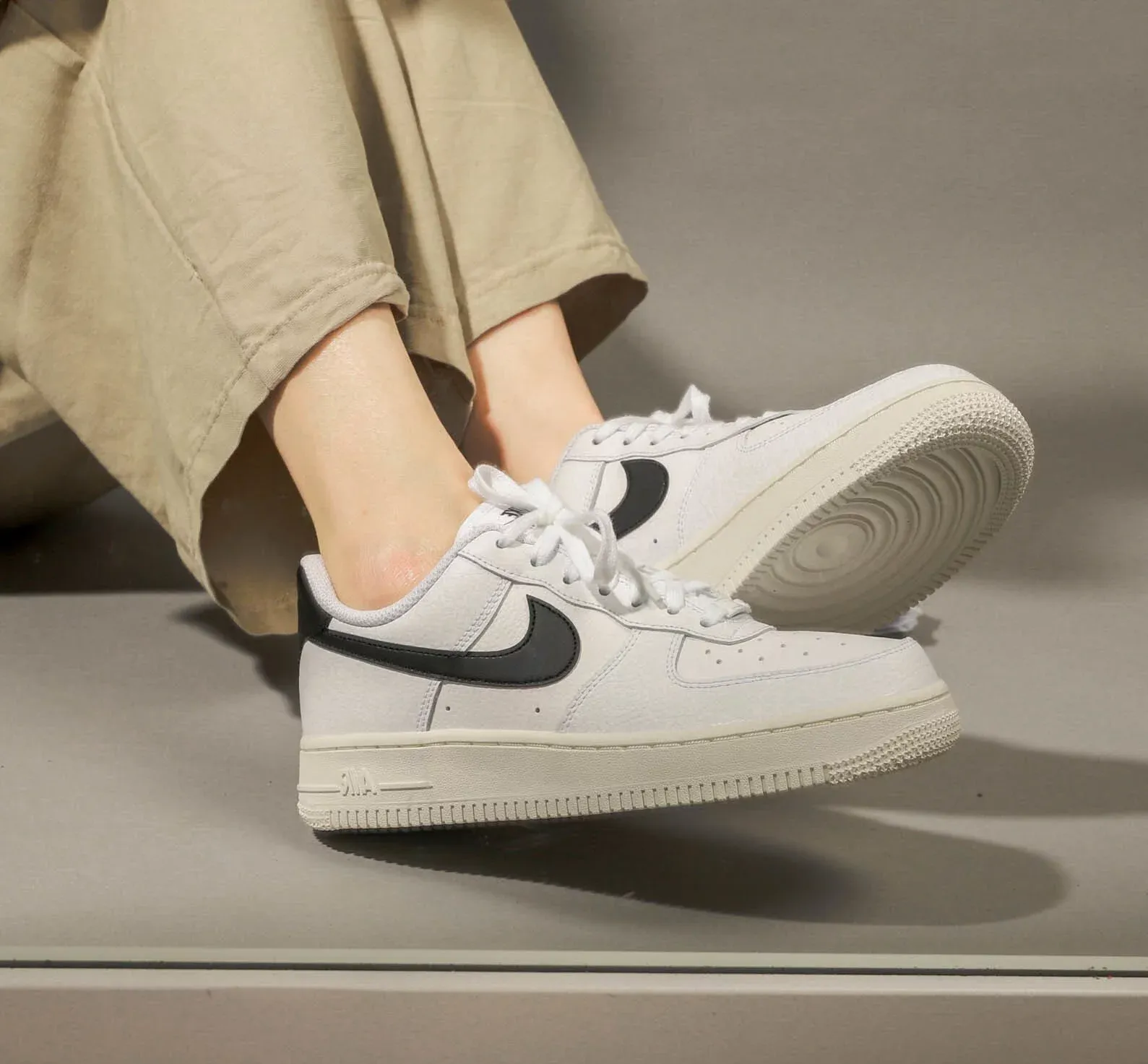 Nike Air Force 1 AF1 '07 'White Black' (Women's) [315115-165]