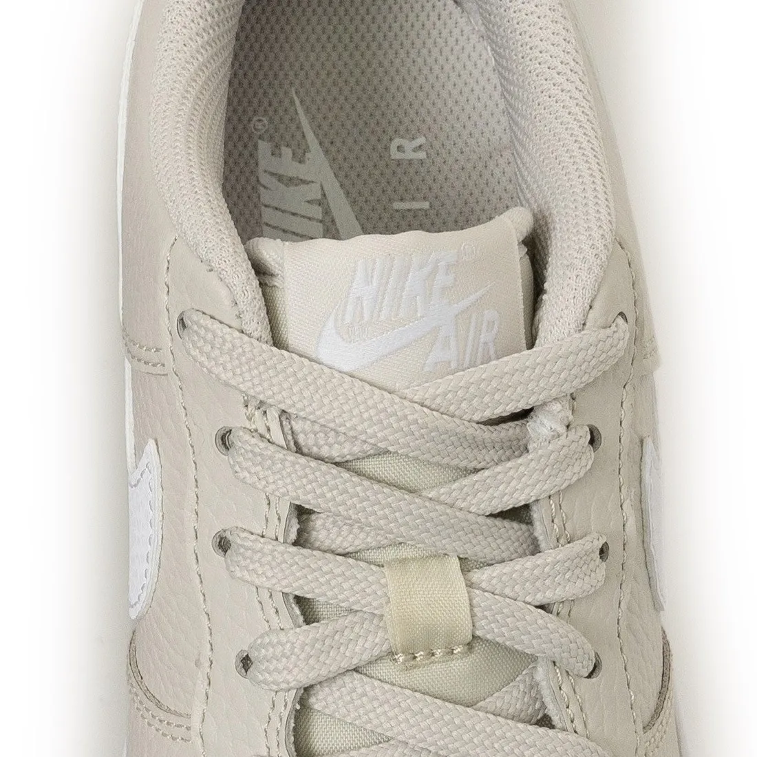 Nike Big Kids Air Force 1 (light bone / white)