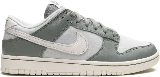 Nike Dunk Low Retro PRM 