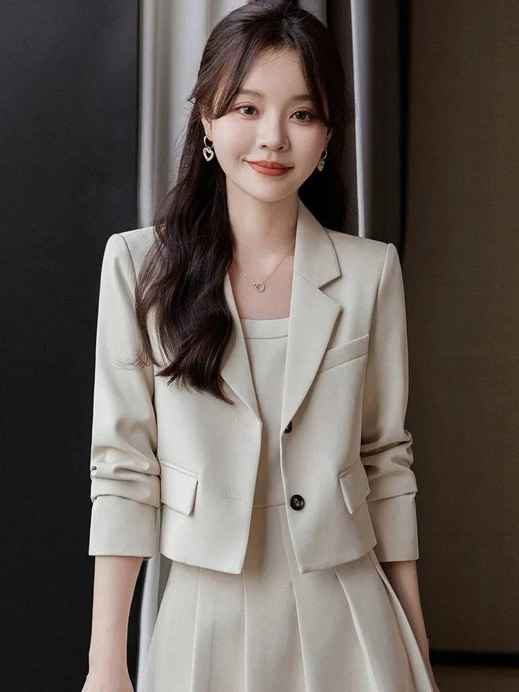 Off-white short suit skirt women's 2024 early autumn new style temperament suit jacket light workplace pleated skirt suit